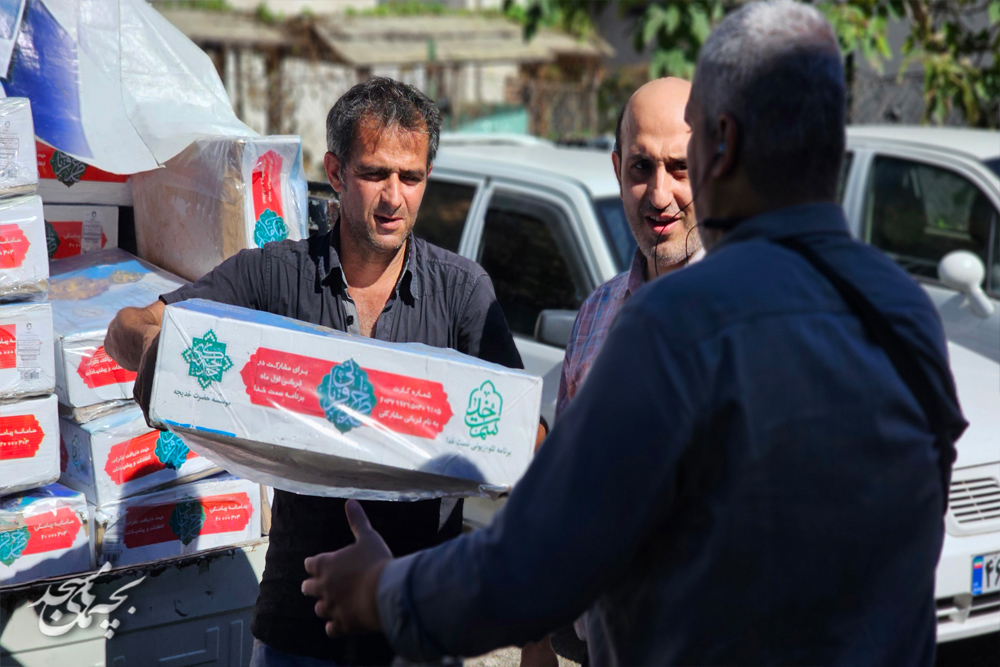 توزيع بيش از 1200 بسته گوشت نذري بين نيازمندان