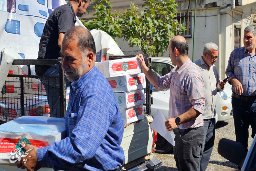 توزيع بيش از 1200 بسته گوشت نذري بين نيازمندان