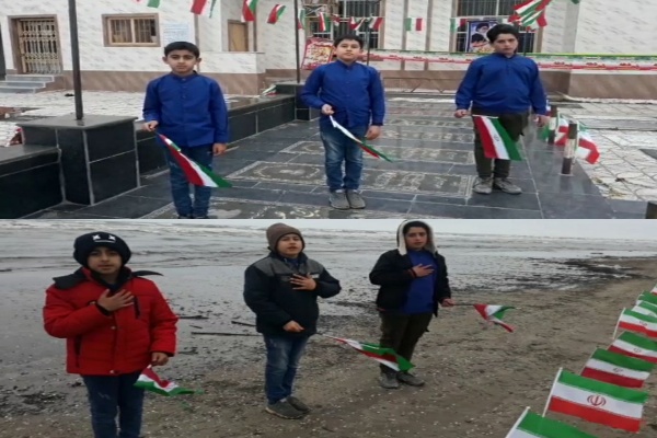 لباهنگ «ايران من» به همت کانون انصارالزينب(س) روستاي لب دريا در دهه فجر انقلاب اسلامي