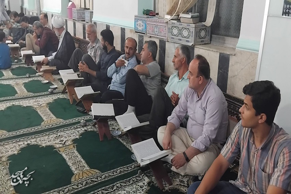 محفل " انس، تدبر و تلاوت قرآن کريم" در روستاي شيخ علي کلايه