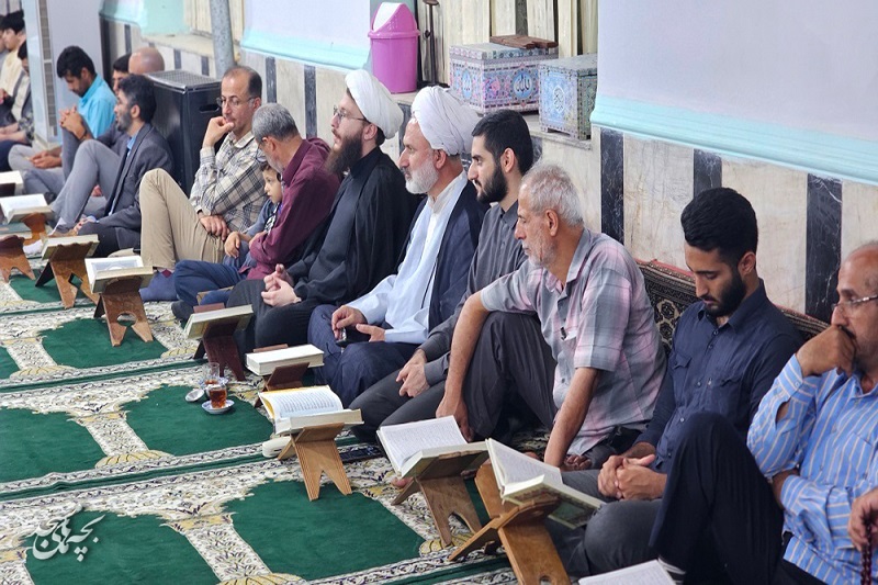 محفل " انس، تدبر و تلاوت قرآن کريم" در روستاي شيخ علي کلايه