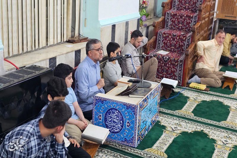 محفل " انس، تدبر و تلاوت قرآن کريم" در روستاي شيخ علي کلايه