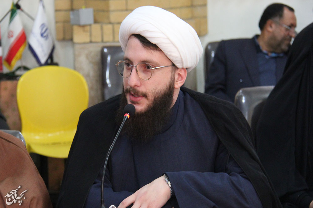 ديدار جمعي از مديران منتخب کانون هاي مساجد گيلان با نماينده ولي فقيه در استان