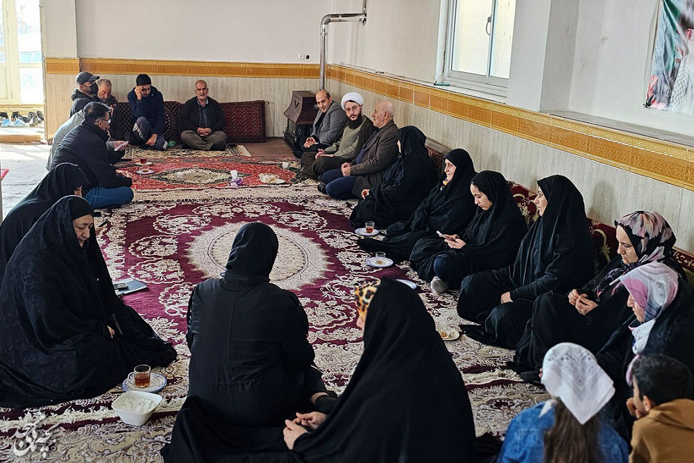 بازديد از کانون گلها روستاي طالکوه رودبار