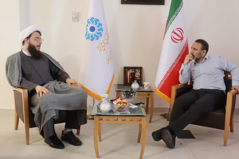 نشست تقويت همکاري بين اداره کل کتابخانههاي گيلان و کانون هاي مساجد استان