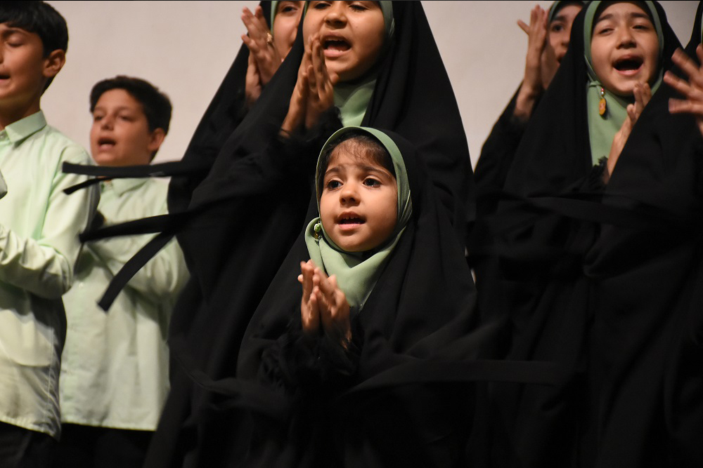 رونمايي از پوستر هزار مشعل و تجليل از برگزيدگان