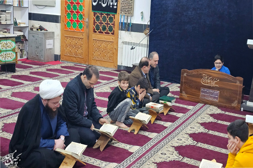 کرسي تلاوت در کانون شهيد تندرو رشت