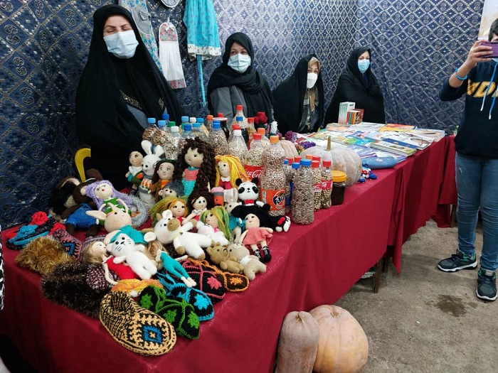 برگزاري جشنواره برداشت محصول برنج و ميز خدمت به همت کانون «انصارالزينب(س)» از روستاي لب دريا