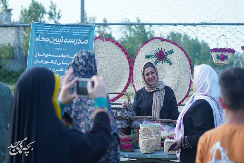 نمايشگاه توانمنديهاي بانوان کانون عاشقان ولايت برکاده