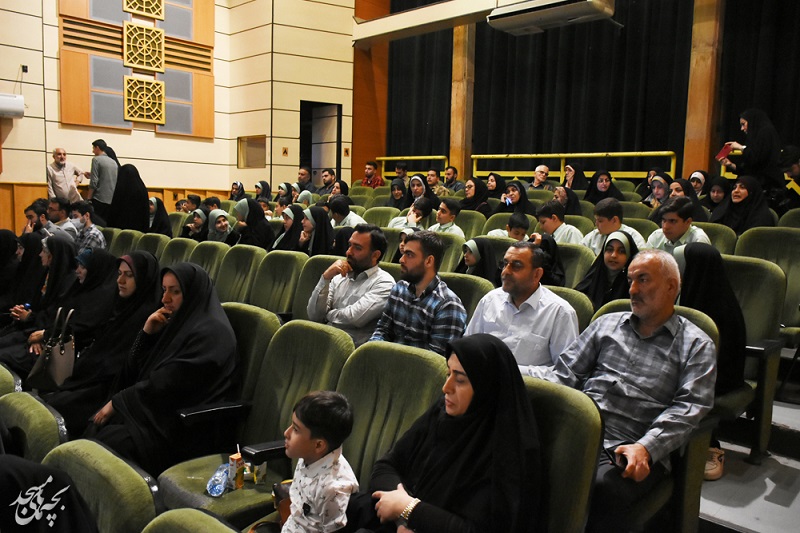 رونمايي از پوستر هزار مشعل و تجليل از برگزيدگان