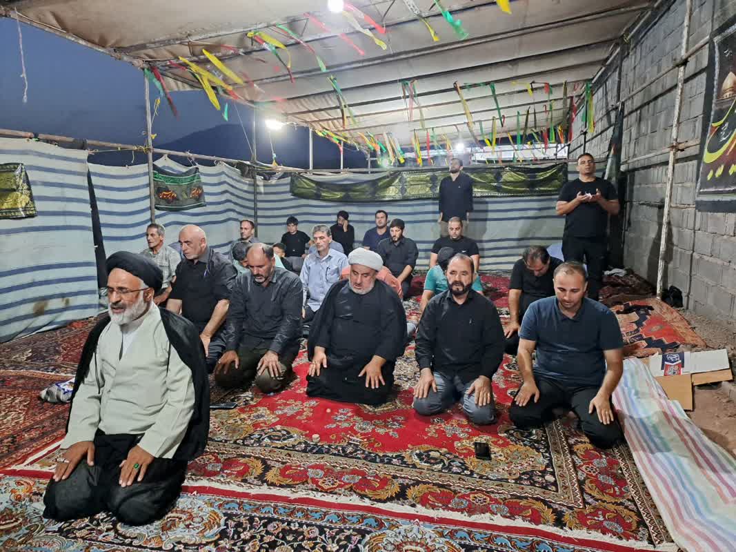 موکب قافله عاشقي؛ ايستگاه بچههاي مسجد در بدرقه زائران اربعين
