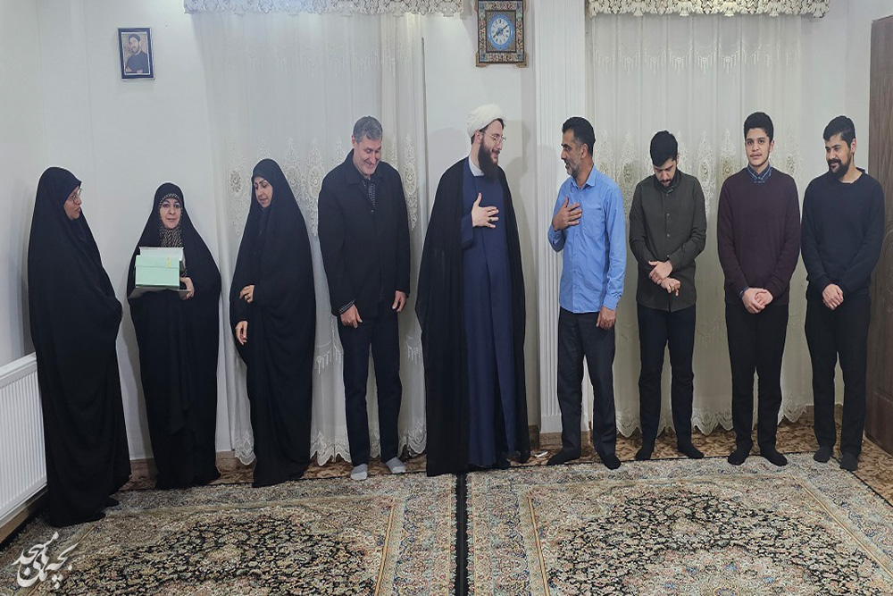 تجليل از مقام مادر يک خانواده قرآني در گيلان