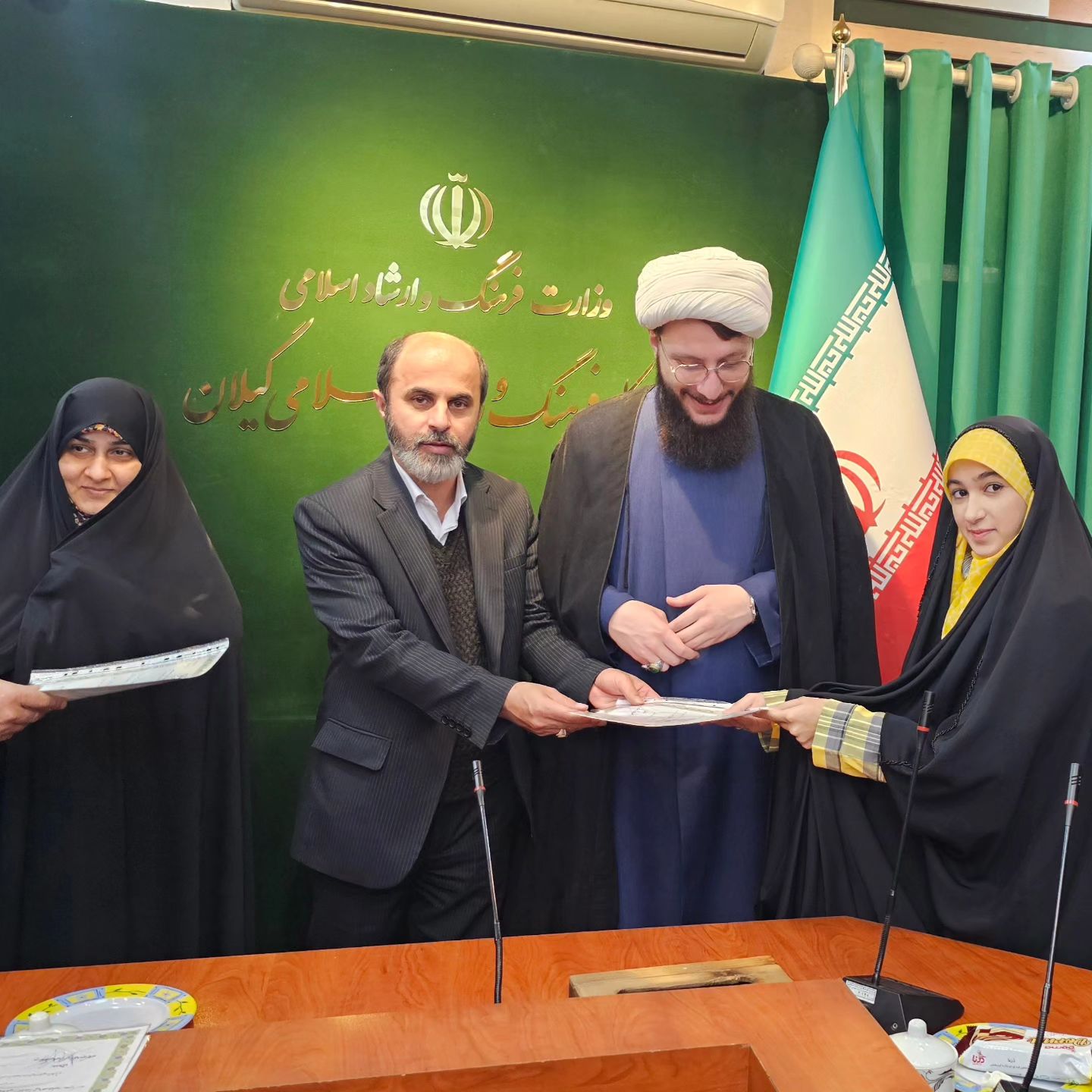 برگزيدگان مسابقات قرآني مدهامتان در گيلان تجليل شدند