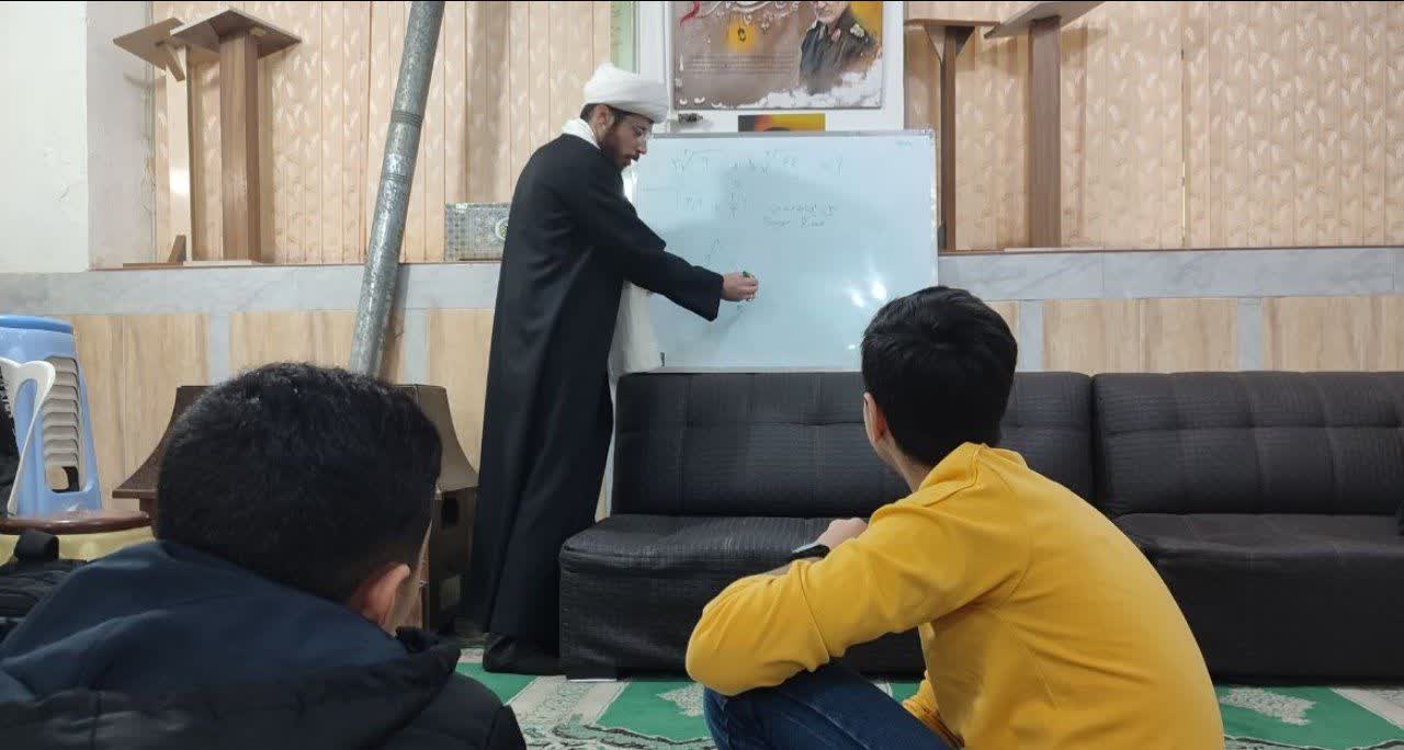 مسجدي که پاتوق علم آموزي دانشآموزان شده است