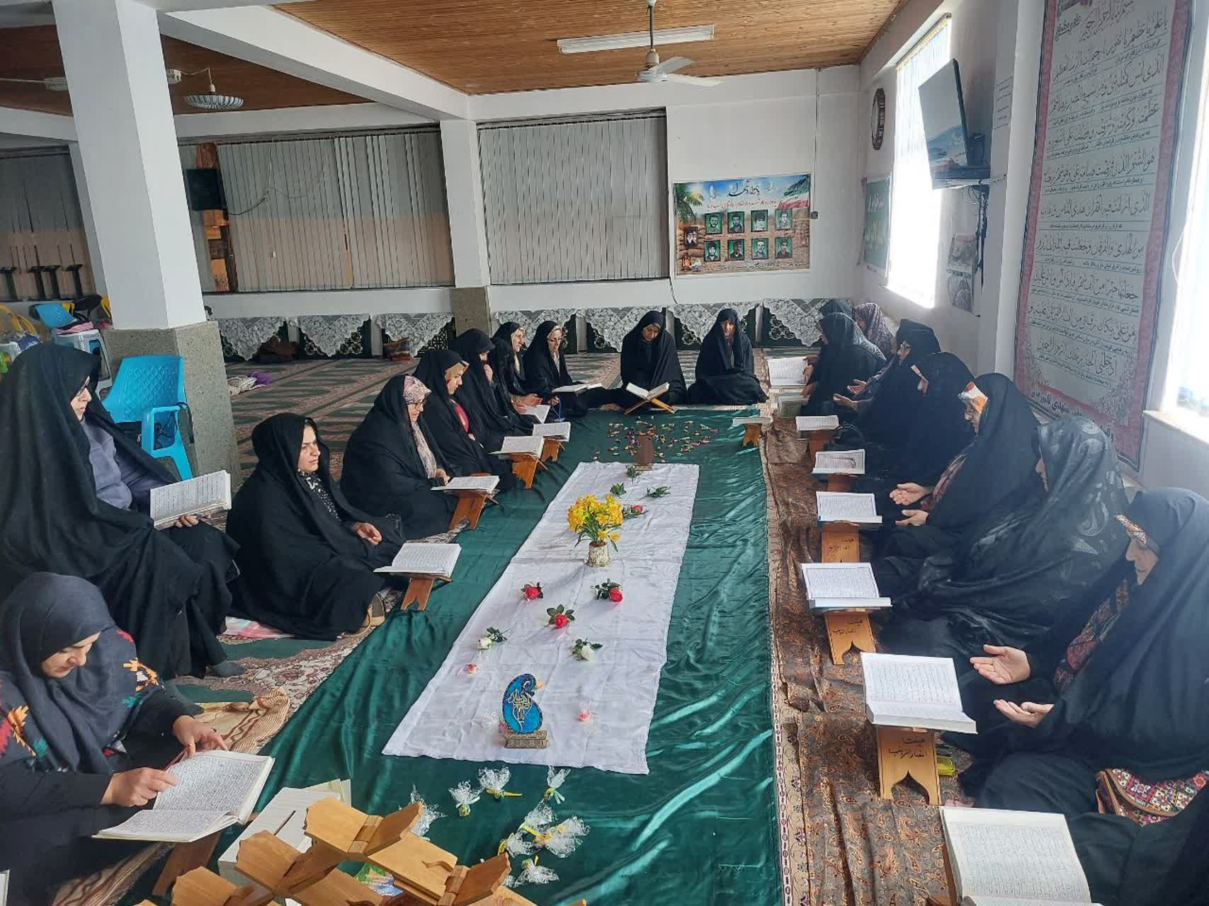 از زندگي با آيهها تا تجديد پيمان با شهدا در کانون انصارالزينب(س)