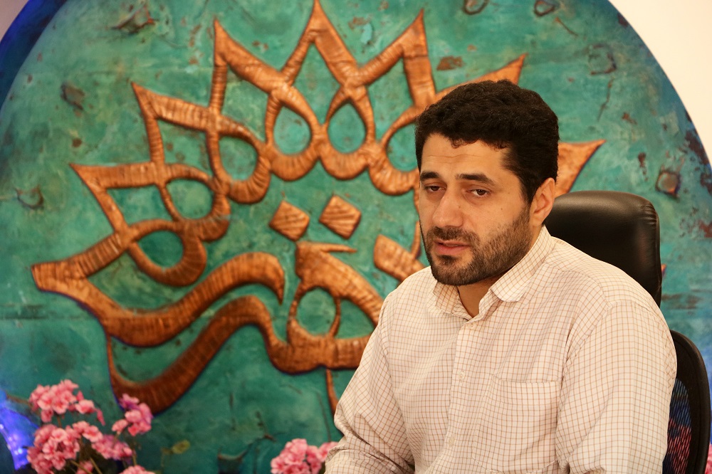 مسجد بايد پايگاه هنر باشد